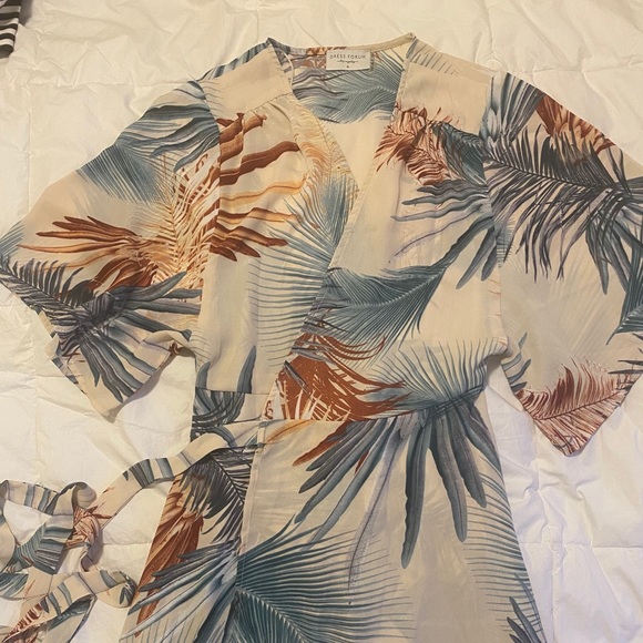 Wrap around flora dress - Picture 1 of 2